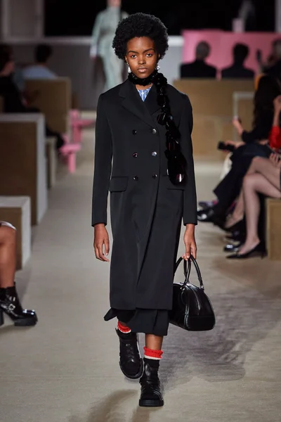 Look 28